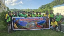 Komunitas Ojek Online Jayapura berfoto bersama seusai menyampaikan pernyataan sikap di Jayapura, Kamis, 20 Agustus 2026. dok Komunitas Ojol Jayapura.