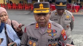 Kapolres Mimika AKBP Alredo Agustinus Rumbiak saat ditemui wartawan di Mapolres Mimika, Senin, 24 Agustus 2026. Ia mengakui penyelidikan kasus penculikan sembilan anak di Distrik Jila belum menghasilkan titik terang soal keberadaan korban maupun identitas pelaku. Galeripapua/ Ahmad.