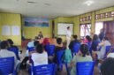 Suasana Focus Group Discussion (FGD) riset kearifan lokal Tonotwiyat atau hutan perempuan di Kampung Enggros, Kota Jayapura, Papua, Rabu, 26 Agustus 2026. Galeripapua/ Ikbal Asra.