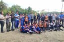 Peserta dan perwakilan Pemerintah Kabupaten Jayapura berfoto bersama usai Lomba Lintas Alam Cagar Alam Cycloop ke-1 di Kalkote, Distrik Sentani Timur, Kamis, 27 Agustus 2026. Galeripapua/Ikbal Asra 