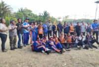 Peserta dan perwakilan Pemerintah Kabupaten Jayapura berfoto bersama usai Lomba Lintas Alam Cagar Alam Cycloop ke-1 di Kalkote, Distrik Sentani Timur, Kamis, 27 Agustus 2026. Galeripapua/Ikbal Asra