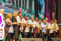 Pemukulan TIFA sebagai tanda dibukanya event PAPEDA Summit atau Papua Action for Development, Economy, and Sustainable Nature. (Foto: Tim Komunikasi PAPEDA Summit)