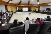 Persiapan pelaksanaan rapat tertutup di Ruang Serbaguna DPRK Mimika untuk membahas penanganan persoalan Kantibmas, Rabu (2/9/2026). (Foto: Galeri Papua/Endy Langobelen)
