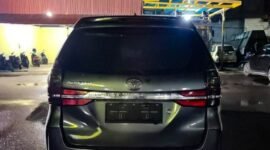 Mobil yang digunakan para pelaku dalam peristiwa penganiayaan Eliu Hagabal di Jalan Freeport Lama. (Foto: Istimewa)