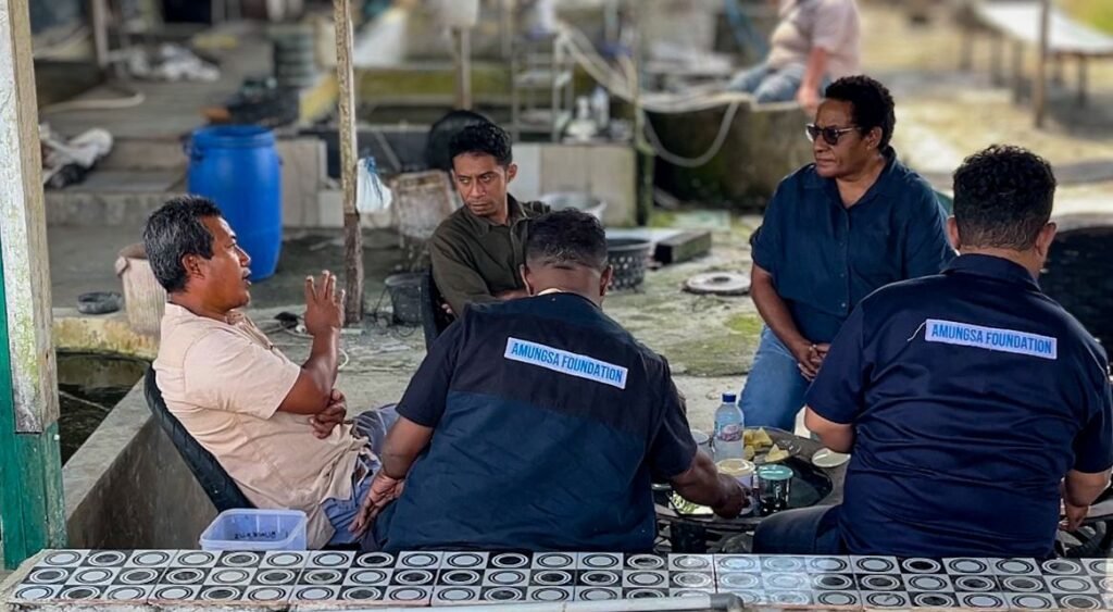 Pemuda Muslimin Indonesia (PMI) Provinsi Papua Tengah dan Amungsa Foundation mendengar langsung keluhan Ketua Kelompok Perikanan Bina Utama Maju, Djasiyo.