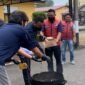 Kasat Resnarkoba Polres Mimika AKP Habibi Solosa memimpin pemusnahan barang bukti ganja bersama perwakilan Kejaksaan, Pengadilan Negeri, BNNK, dan kuasa hukum tersangka di Mapolres Mimika, Selasa (8/9/2026). (Foto: Galeri Papua/Ahmad)