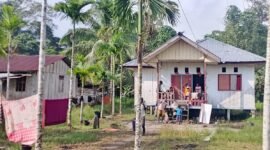 Beberapa warga mulai kembali menempati kediamannya di Kapiraya, pada 21 Agustus 2026. (Foto: Istimewa/Alpius Minama)
