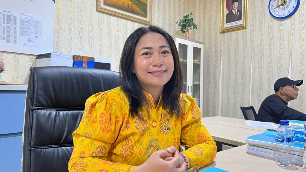 Dessy Putrika Ross Rante, anggota DPRK Mimika sekaligus anggota Pansus Tapal Batas. (Foto: Galeri Papua/Endy Langobelen)