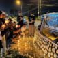 Pewarta Foto Indonesia (PFI) Kota Timika bersama Jurnalis Perempuan Mimika, dan sejumlah jurnalis Mimika menggelar doa bersama di Bundaran Timika Indah, Kabupaten Mimika, Papua Tengah, Senin (14/9/2026). (Foto: Galeri Papua/Endy Langobelen)