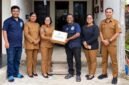 Penyerahan masker oleh Yayasan Amungsa Cares Papua kepada Kesbangpol Mimika menjadi simbol ajakan agar kepedulian terhadap kesehatan tidak hanya menjadi tanggung jawab satu pihak, tetapi menjadi gerakan bersama. (Foto: Yayasan Amungsa Cares Papua)