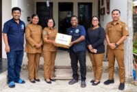 Penyerahan masker oleh Yayasan Amungsa Cares Papua kepada Kesbangpol Mimika menjadi simbol ajakan agar kepedulian terhadap kesehatan tidak hanya menjadi tanggung jawab satu pihak, tetapi menjadi gerakan bersama. (Foto: Yayasan Amungsa Cares Papua)