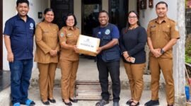 Penyerahan masker oleh Yayasan Amungsa Cares Papua kepada Kesbangpol Mimika menjadi simbol ajakan agar kepedulian terhadap kesehatan tidak hanya menjadi tanggung jawab satu pihak, tetapi menjadi gerakan bersama. (Foto: Yayasan Amungsa Cares Papua)