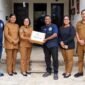 Penyerahan masker oleh Yayasan Amungsa Cares Papua kepada Kesbangpol Mimika menjadi simbol ajakan agar kepedulian terhadap kesehatan tidak hanya menjadi tanggung jawab satu pihak, tetapi menjadi gerakan bersama. (Foto: Yayasan Amungsa Cares Papua)