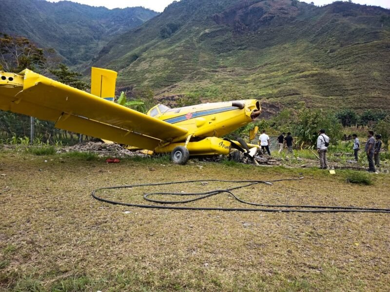 Pesawat Aman Air dengan nomor registrasi PK-WNU tergelincir saat melakukan pendaratan di Bandara Mulia, Kabupaten Puncak Jaya, Papua Tengah, Selasa (15/9/2026). (Foto: Istimewa)
