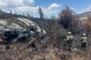 Aparat militer dari Koops TNI Habema menemukan jenazah Aris Sanda alias Bapak Tasya, pengemudi kendaraan lajur­an yang menjadi korban kekerasan kelompok bersenjata, dalam kondisi terbakar bersama sebuah mobil di kawasan sekitar Danau Habema, Gunung Boy, Distrik Trikora, Kabupaten Jayawijaya, Papua Pegunungan. (Foto: Koops TNI Habema)