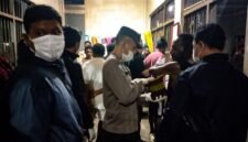 Petugas gabungan menyita puluhan benda tajam dan barang terlarang dari dalam blok hunian warga binaan Lembaga Pemasyarakatan (Lapas) Kelas IIB Timika, Distrik Iwaka, Kabupaten Mimika, Papua Tengah.