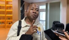Kepala Perwakilan Komnas HAM RI Provinsi Papua Frits Ramandey memberikan keterangan terkait eskalasi kekerasan dan evaluasi penanganan konflik bersenjata di Papua. (Foto: Galeri Papua/Ahmad)