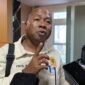 Kepala Perwakilan Komnas HAM RI Provinsi Papua Frits Ramandey memberikan keterangan terkait eskalasi kekerasan dan evaluasi penanganan konflik bersenjata di Papua. (Foto: Galeri Papua/Ahmad)
