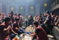 Tim gabungan Polres Mimika menggelar pemeriksaan dan tes urine bagi pekerja serta pengunjung tempat hiburan malam dalam Operasi Antik Noken 2026 di Timika, Papua Tengah, Sabtu (19/9/2026). (Foto: Istimewa)