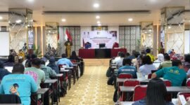 Suasana kegiatan penyusunan analisis laporan pertanggungjawaban APBD 2026 di Aula Kantor BPKAD Mimika. (Foto: Galeri Papua/Ahmad)