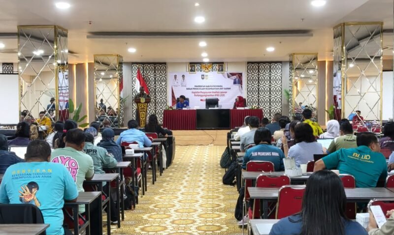 Suasana kegiatan penyusunan analisis laporan pertanggungjawaban APBD 2026 di Aula Kantor BPKAD Mimika. (Foto: Galeri Papua/Ahmad)