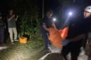 Korban dievakuasi oleh aparat kepolisian yang merespon ke lokasi kejadian. (Foto: Polres Mimika)