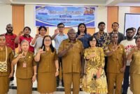 Foto bersama usai pembukaan kegiatan Pustakawan Muda/Lapak Baca yang digelar Dinas Pemuda dan Olahraga Mimika di Hotel Kanguru, Jalan Cenderawasih, Timika, Senin (28/9/2026). (Foto: Galeri Papua/Endy Langobelen)