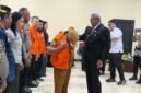Bupati Johannes Rettob melantik Tim Reaksi Cepat (TRC) di Hotel Serayu, Senin (28/9/2026). (Foto: Istimewa)