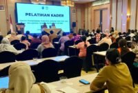 Suasana kegiatan pelatihan pemanfaatan Buku Kesehatan Ibu dan Anak (KIA), deteksi Penyakit yang Dapat Dicegah dengan Imunisasi (PD3I), serta Manajemen Terpadu Balita Sakit (MTBS) di Hotel Swiss-Belhotel Timika, Selasa (29/9/2026). (Foto: Dinas Kesehatan Kabupaten Mimika)