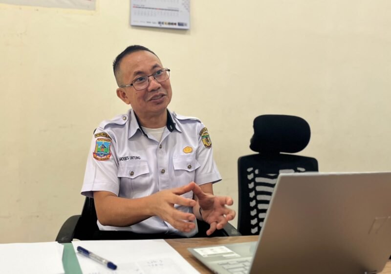 Kepala Puskesmas Timika, dr. Moses Untung. (Foto: Galeri Papua/Endy Langobelen)
