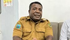 Kepala Dinas Koperasi dan UKM Mimika, Samuel Yogi. (Foto: Galeri Papua/Endy Langobelen)