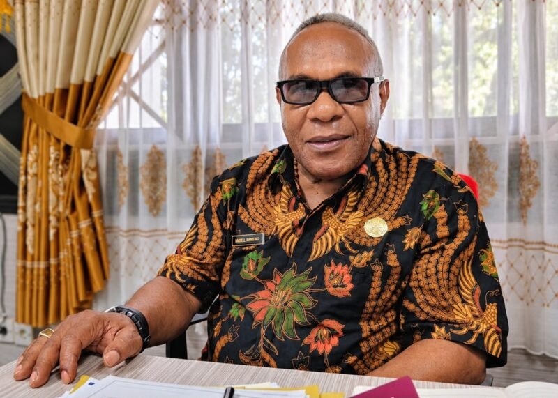 Pelaksana Harian (Plh) Kepala Dinas Kesehatan Kabupaten Mimika, Marselino Mameyau. (Foto: Istimewa)