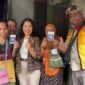 Kepala Disperindag Kabupaten Mimika, drh. Sabelina Fitriani meresmikan penggunaan barcode untuk penjualan minyak tanah. (Foto: Disperindag Kabupaten Mimika)