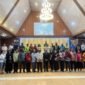 Foto bersama dalam kegiatan pelantikan Panitia Pelaksana Natal Oikumene dan Santa Claus PGGM Kabupaten Mimika Tahun 2026 di GPDP Jemaat Semua Umat, Lanal Timika, Jumat (9/10/2026). (Foto: Istimewa/Febian)