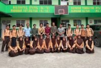Foto bersama usai kegiatan Khasanah Islamiah di Madrasah DDI. (Foto: PMI Kabupaten Mimika)