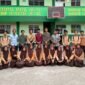 Foto bersama usai kegiatan Khasanah Islamiah di Madrasah DDI. (Foto: PMI Kabupaten Mimika)
