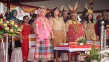 Jajaran Pemda Mimika dalam kegiatan upacara HUT ke-30 Kabupaten Mimika di halaman Kantor Pusat Pemerintahan, Jalan Poros SP3, Timika, Papua Tengah, Senin (12/10/2026). (Foto: Galeri Papua/Fernando Rio)