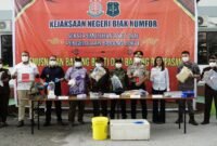 Pemusnahan barang bukti di halaman Kantor Kejari Biak Numfor, Kamis (15/10/2026). (Foto: Istimewa)
