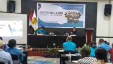 Foto bersama seminar akhir masterplan perkotaan Potowaiburu, Distrik Mimika Barat Jauh di Ballroom Hotel Horison Ultima, Kamis (22/10/2026), (Foto: Ahmad)
