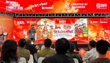 Ketua Korda ICCN Papua Tengah, Paulus Yanyaan, atau yang akrab disapa Alfo Smith, mempresentasikan tentang perjalanan Tifa Creative dan Timika Inside Festival of Art (TIFA) dalam kegiatan Rakornas ICCN 2026 di Jakarta, Sabtu (24/10/2026). (Foto: Galeri Papua/Endy Langobelen)