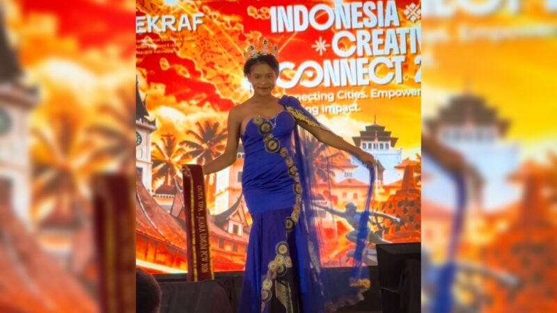 Duta Timika Inside Festival of Art (TIFA) 2026, Oktovina Syavina Yani, tampil memukau di hadapan peserta Rapat Koordinasi Nasional (Rakornas) Indonesia Creative Cities Network (ICCN) 2026 di Gedung Film Pesona Indonesia, Jakarta, Minggu (25/10/2026). (Foto: Tifa Creative)