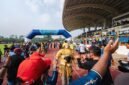 Peserta dari Tim Kamoro PT Freeport Indonesia saat melakukan dummy drag atau menarik manekin menuju garis finis dalam kategori lomba Fire Fighter Combat Challenge pada Indonesian Fire & Rescue Competition (IFRC) ke-8 tahun 2026 di Mimika Sport Complex (MSC), Kabupaten Mimika, Papua Tengah, Jumat (30/10/2026). (Foto: Galeri Papua/Fernando Rio)