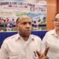 Direktur RSUD Jayapura Andreas Pekey (kiri) didampingi Kepala Bidang Penelitian dan Pengembangan RSUD Jayapura Bernarda Monika Yovita dalam Forum Konsultasi Publik RSUD Jayapura 2026 di Jayapura, Papua, Rabu, 21 Oktober 2026. Galeripapua/Ikbal Asra
